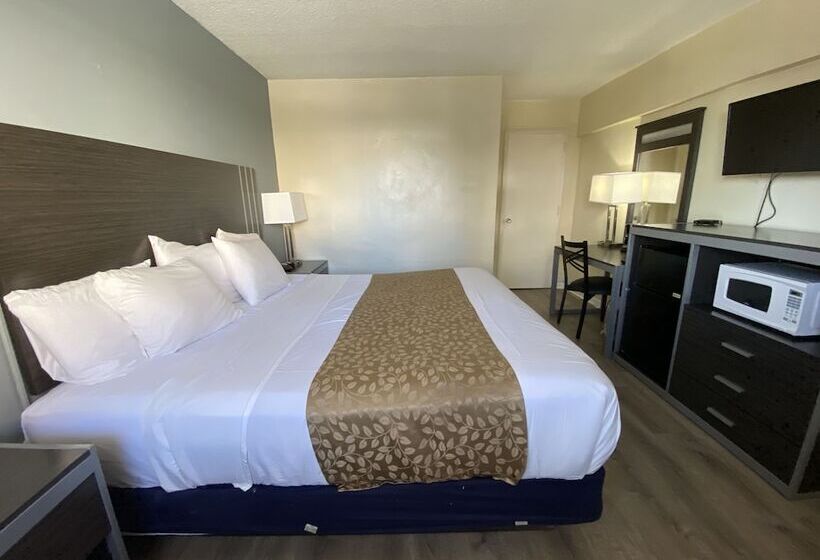 فندق Red Carpet Inn & Suites