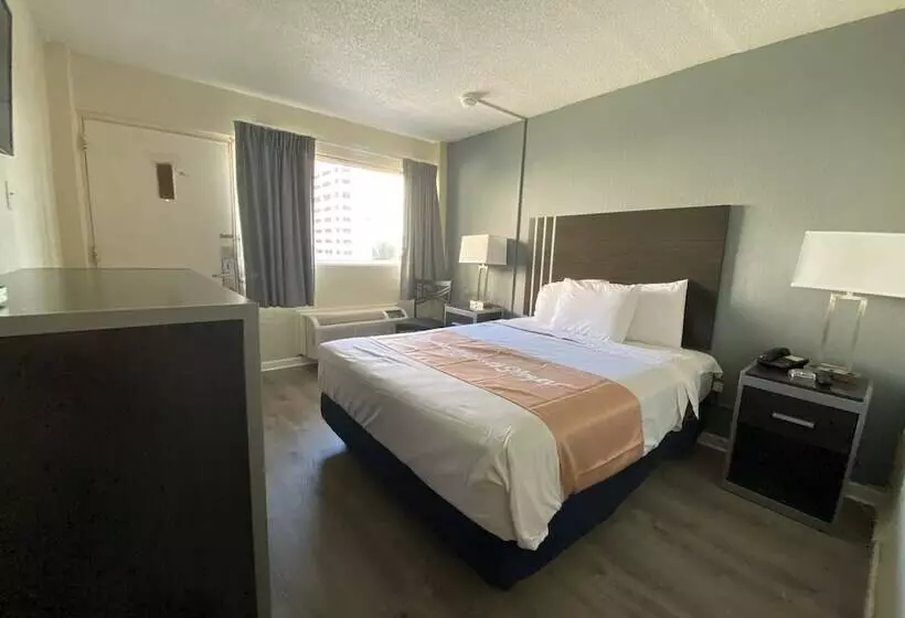 فندق Red Carpet Inn & Suites