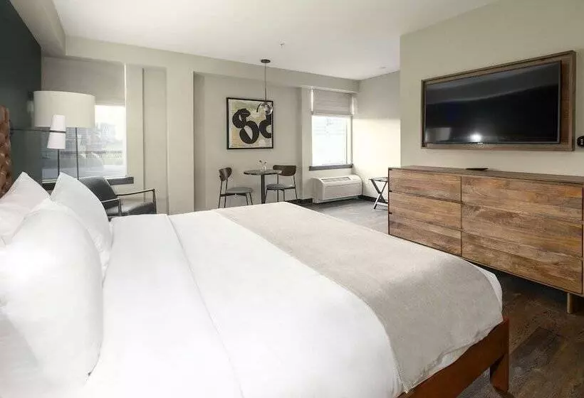 בית מלון כפרי The Lloyd Stamford, Tapestry Collection By Hilton