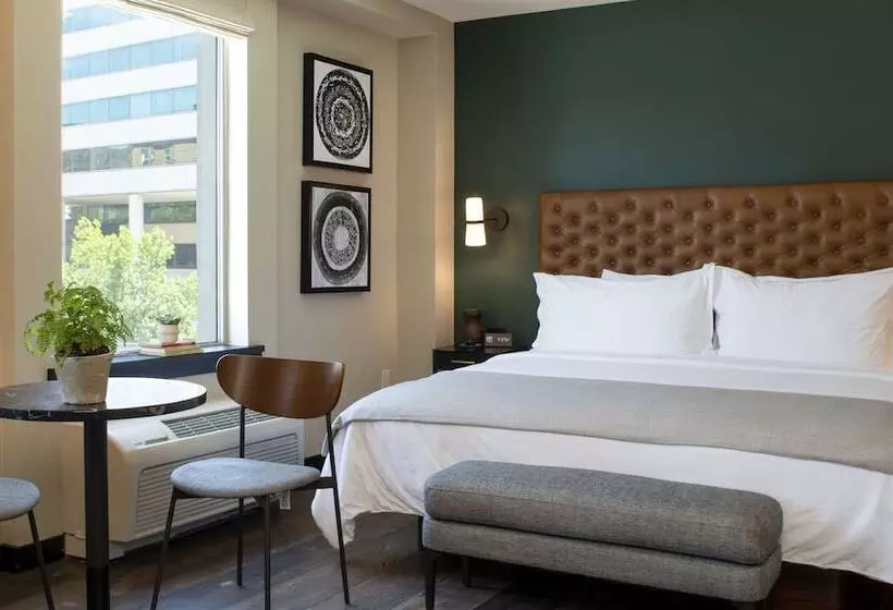 בית מלון כפרי The Lloyd Stamford, Tapestry Collection By Hilton