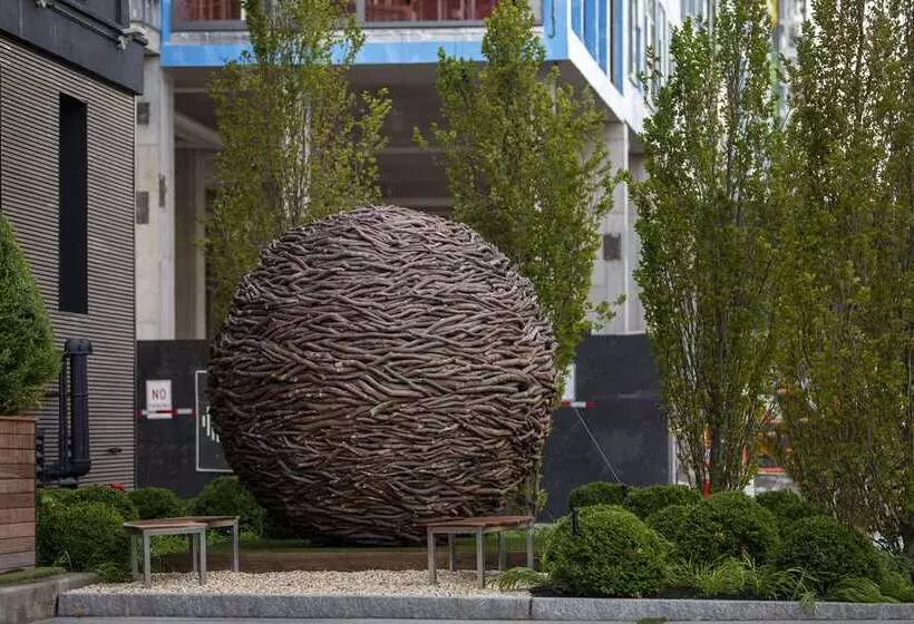 בית מלון כפרי The Lloyd Stamford, Tapestry Collection By Hilton