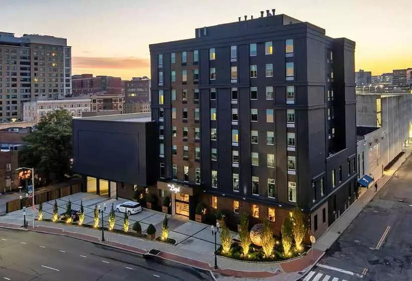 בית מלון כפרי The Lloyd Stamford, Tapestry Collection By Hilton