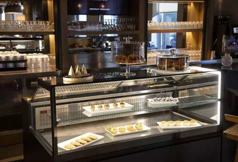 בית מלון כפרי The Lloyd Stamford, Tapestry Collection By Hilton