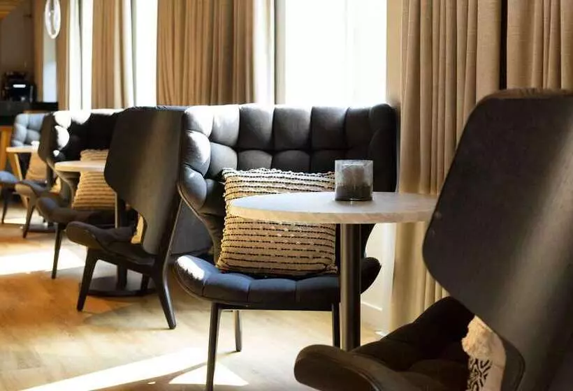 בית מלון כפרי The Lloyd Stamford, Tapestry Collection By Hilton