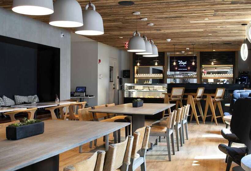 فندق The Lloyd Stamford, Tapestry Collection By Hilton