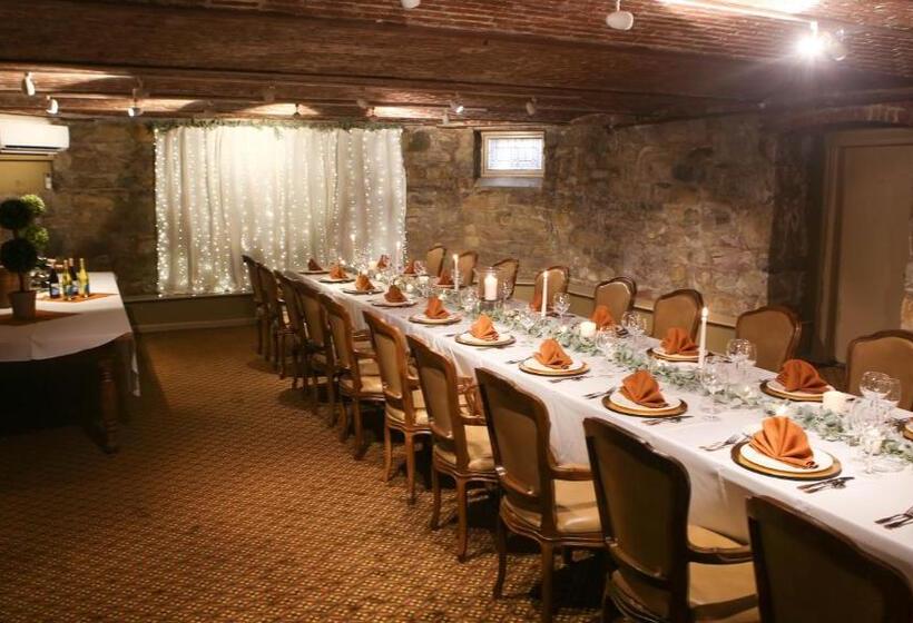 בית מלון כפרי The Sayre Mansion