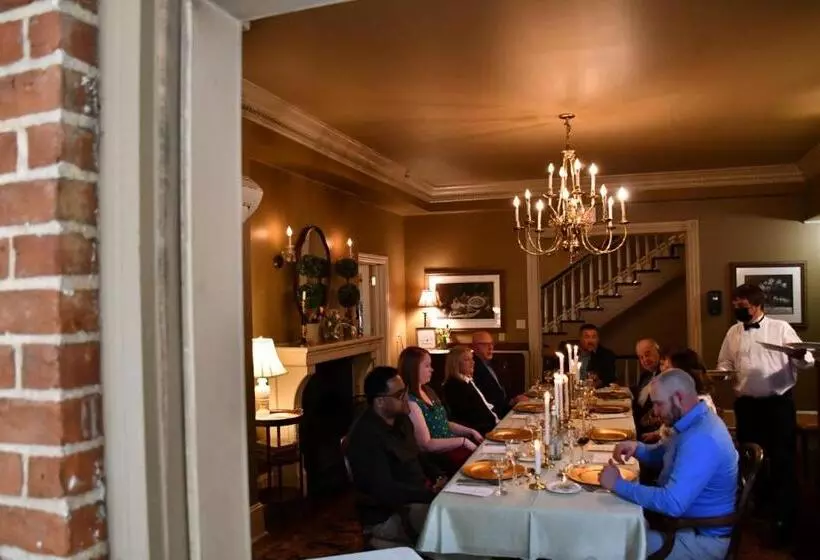 Отель The Sayre Mansion