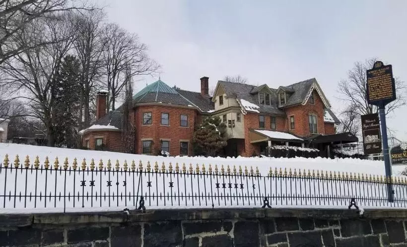 Отель The Sayre Mansion