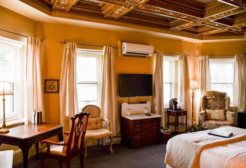 בית מלון כפרי The Sayre Mansion