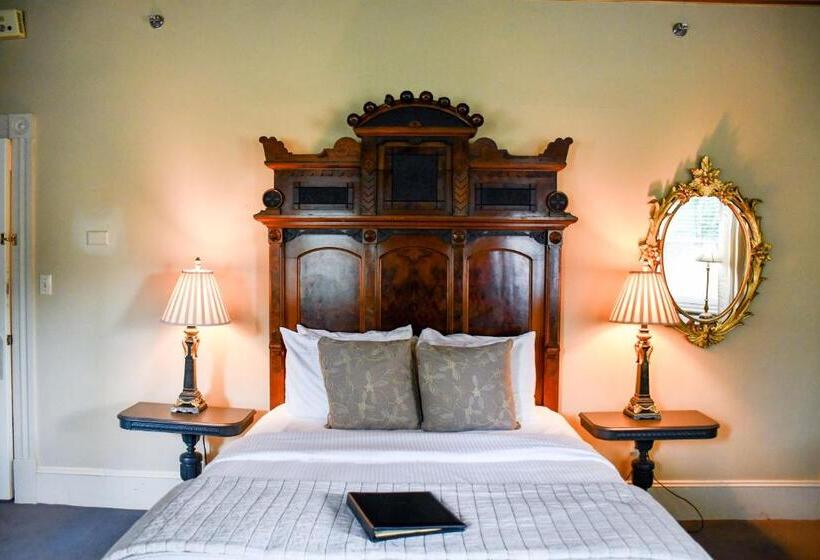 בית מלון כפרי The Sayre Mansion