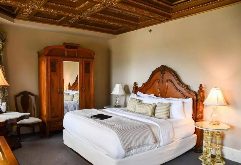 Отель The Sayre Mansion