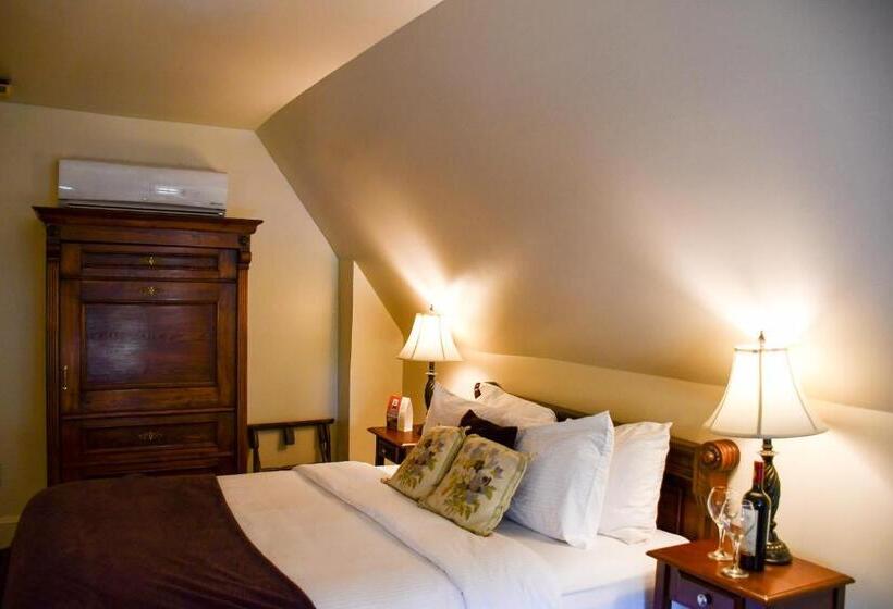 בית מלון כפרי The Sayre Mansion