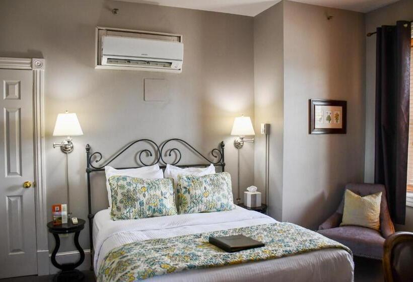 בית מלון כפרי The Sayre Mansion