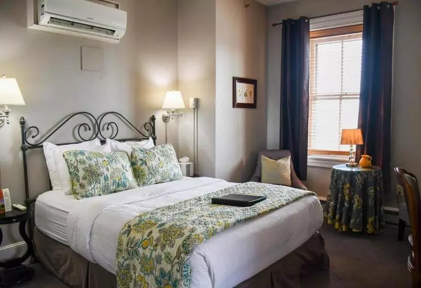 Отель The Sayre Mansion