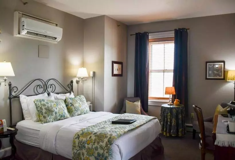 Отель The Sayre Mansion