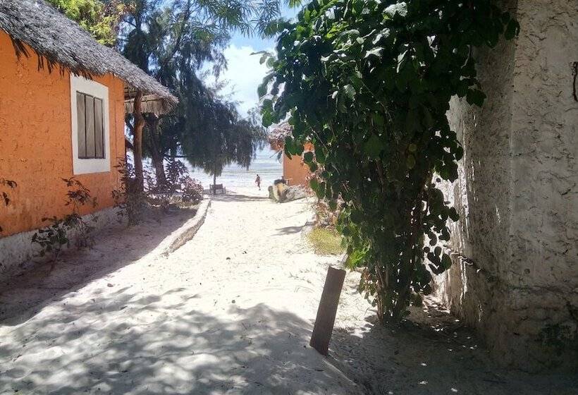 בית מלון כפרי Twisted Palms Lodge & Restaurant