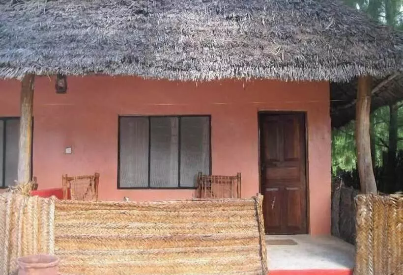 Otel Twisted Palms Lodge & Restaurant