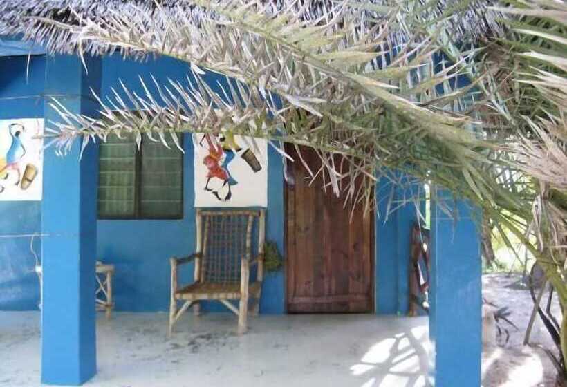 בית מלון כפרי Twisted Palms Lodge & Restaurant