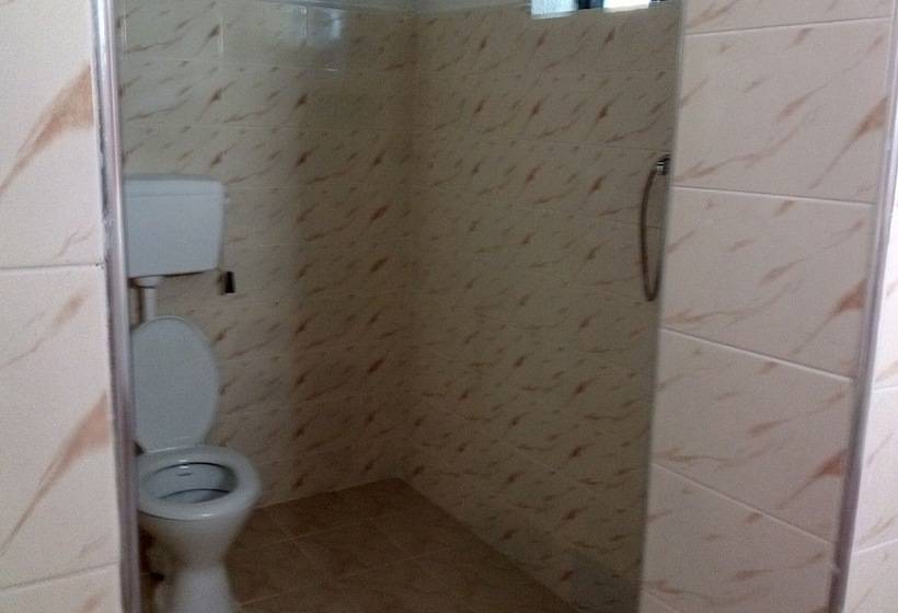 בית מלון כפרי Twisted Palms Lodge & Restaurant