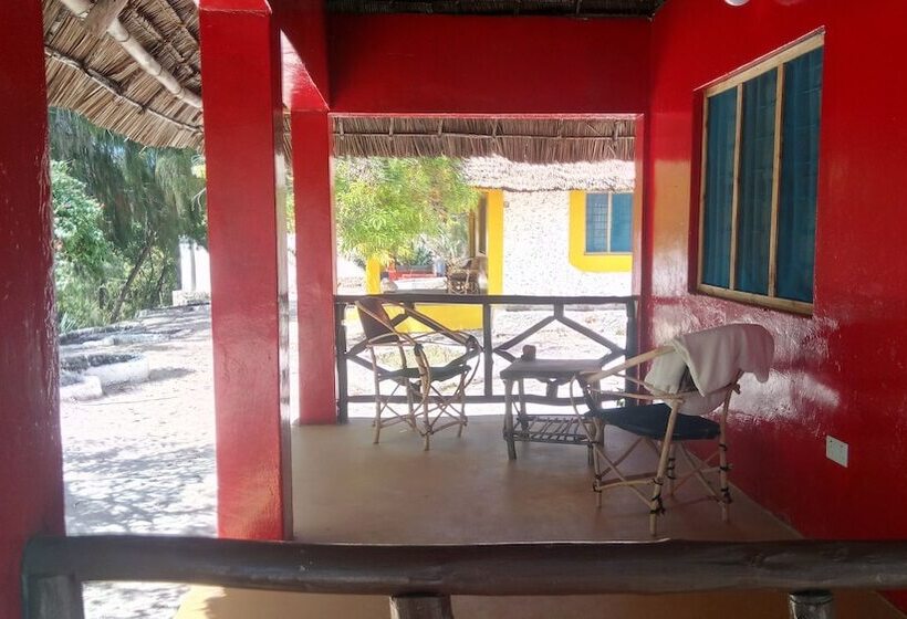 בית מלון כפרי Twisted Palms Lodge & Restaurant