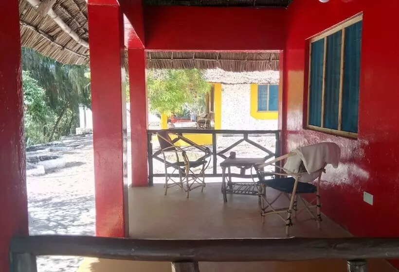 Otel Twisted Palms Lodge & Restaurant