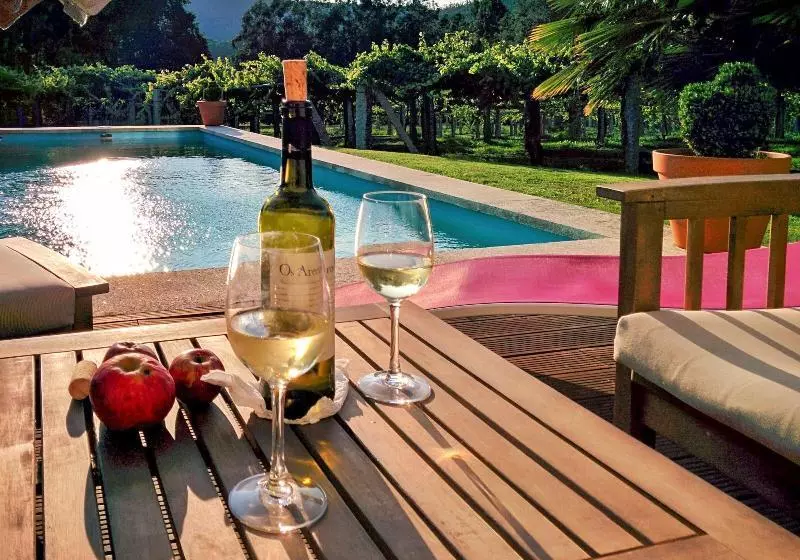 Os Areeiros Turismo Rural & Bodega