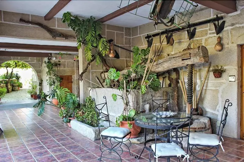 Os Areeiros Turismo Rural & Bodega