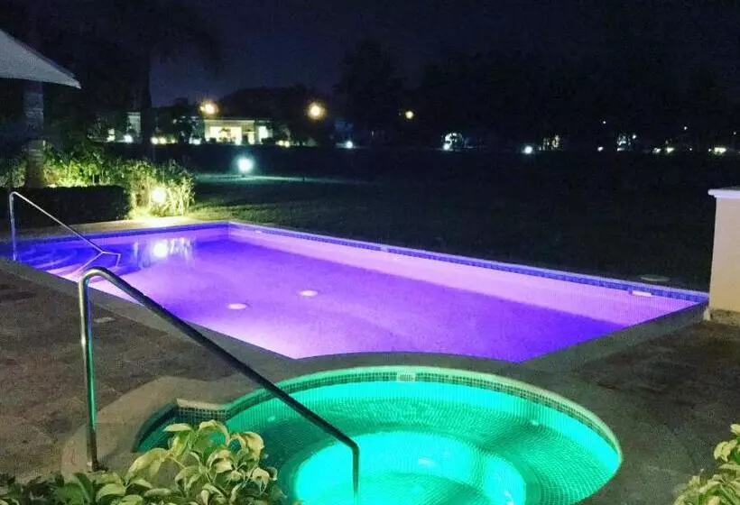 Pueblo Bonito Emerald Luxury Villas & Spa All Inclusive