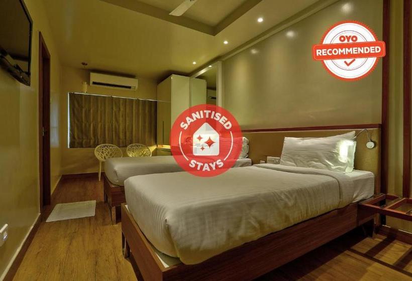 Отель Collection O 39209 Cine City