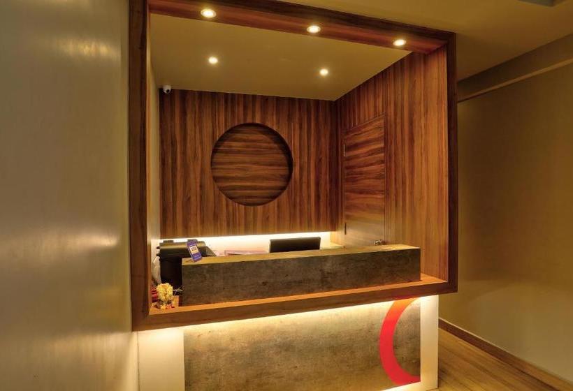 Отель Collection O 39209 Cine City