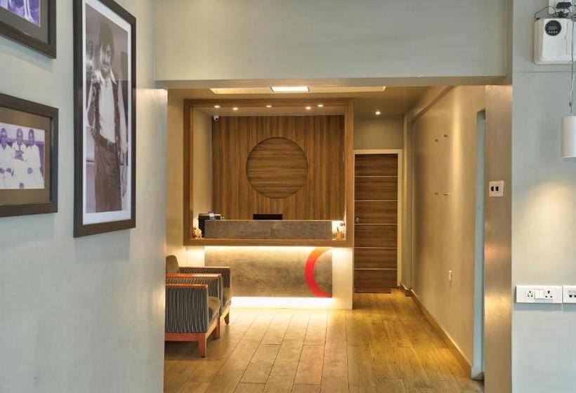 Отель Collection O 39209 Cine City