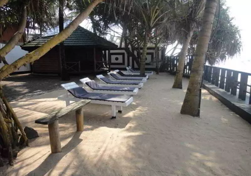 בית מלון כפרי Dalawella Beach Resort