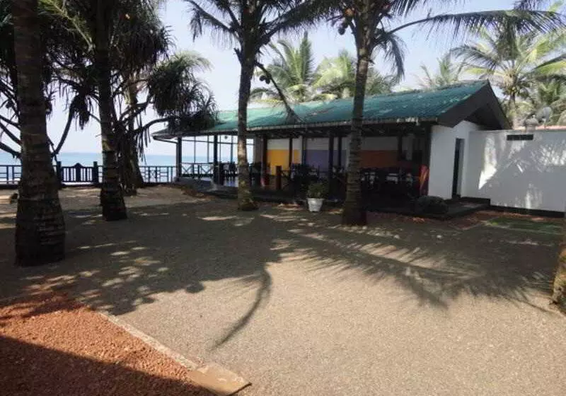 בית מלון כפרי Dalawella Beach Resort