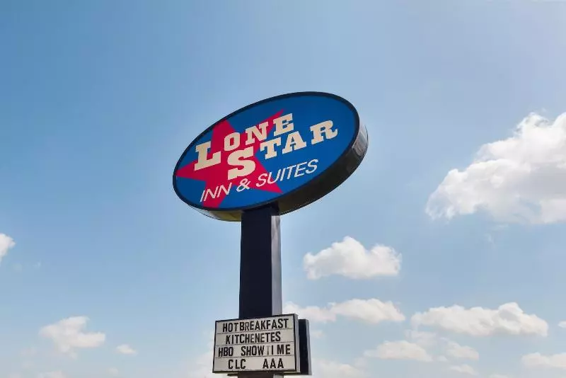 Отель Lone Star Inn And Suites Victoria
