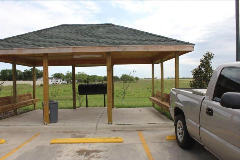 ホテル Lone Star Inn And Suites Victoria