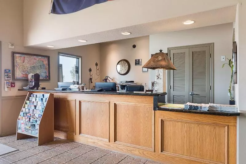 Отель Lone Star Inn And Suites Victoria