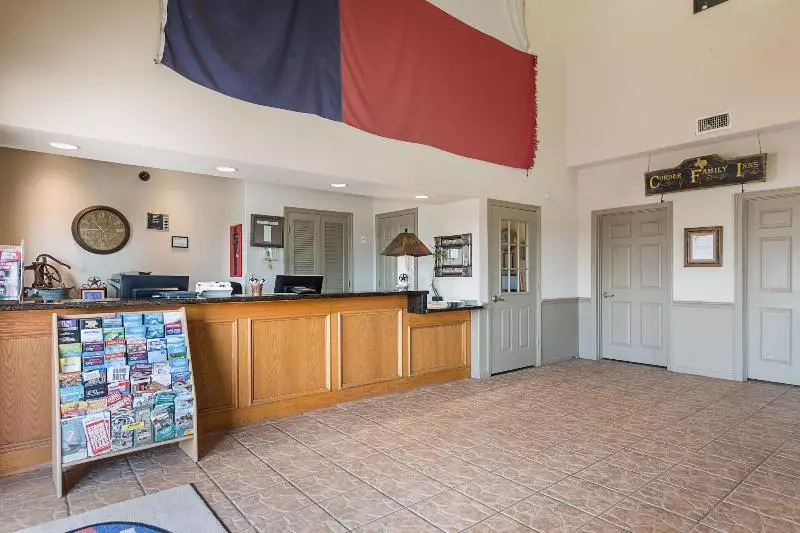 Отель Lone Star Inn And Suites Victoria