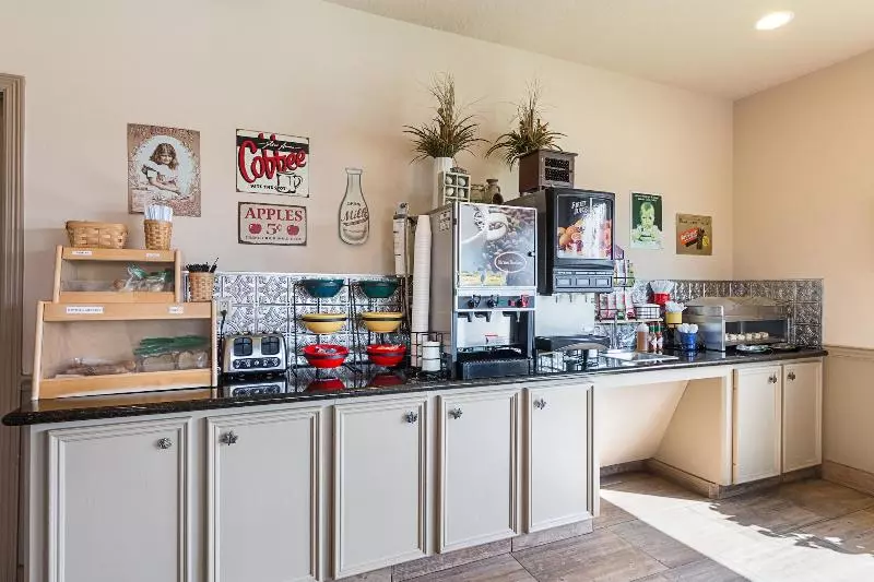 Отель Lone Star Inn And Suites Victoria