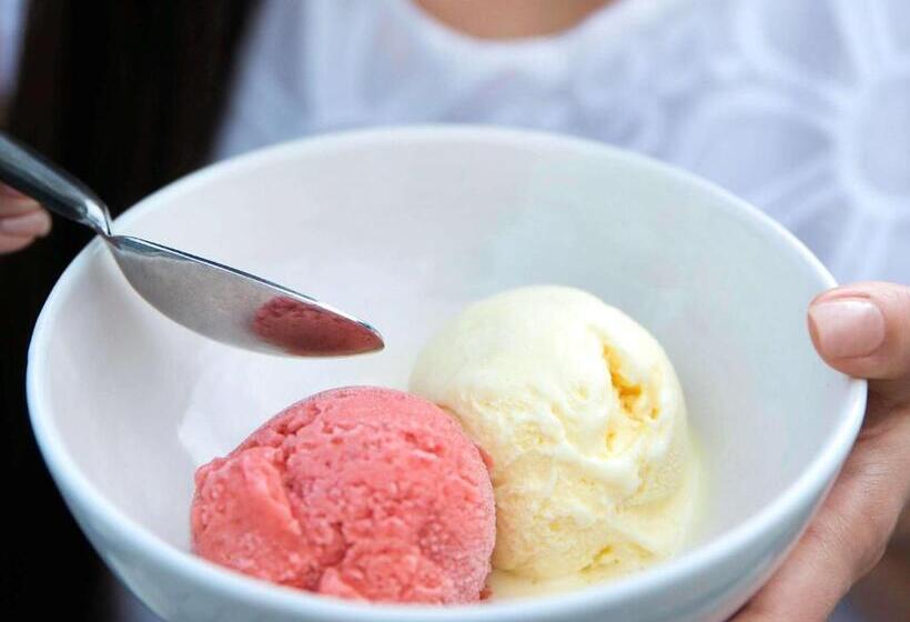 Hotel Pullman Phuket Arcadia Naithon Beach