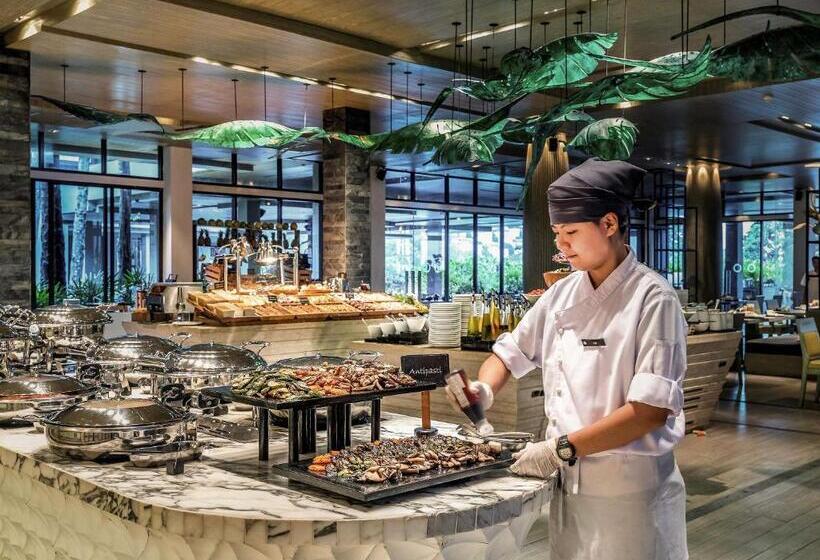 Hotel Pullman Phuket Arcadia Naithon Beach