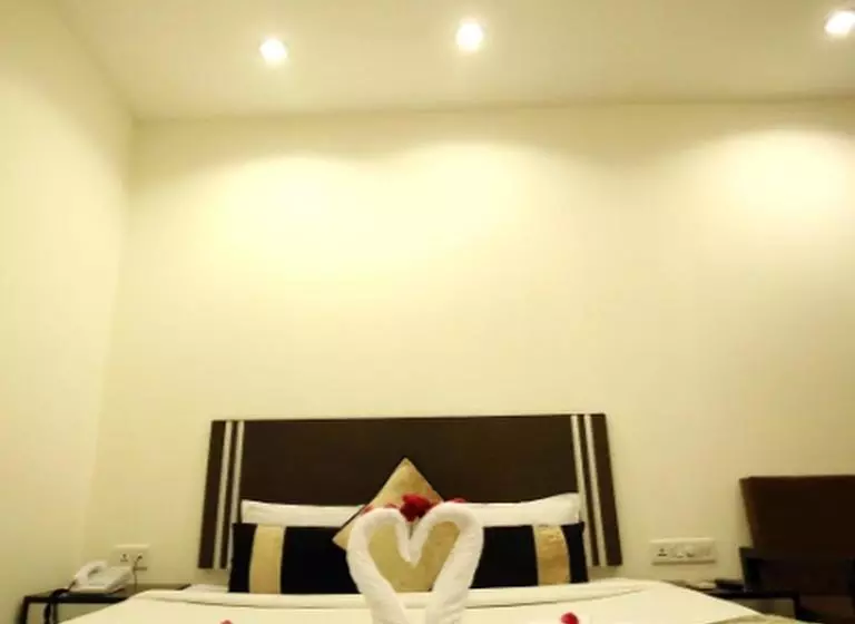 בית מלון כפרי Regency Square