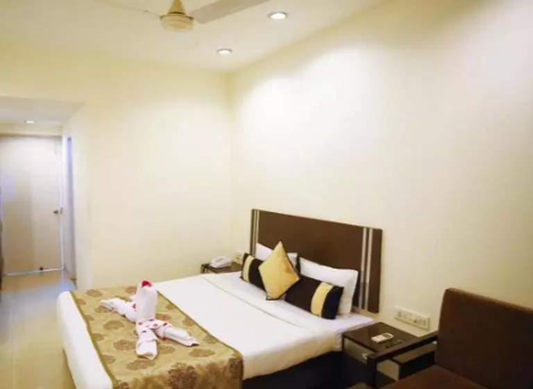 בית מלון כפרי Regency Square