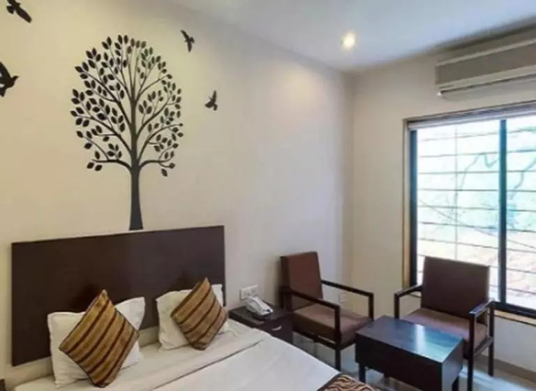 בית מלון כפרי Regency Square