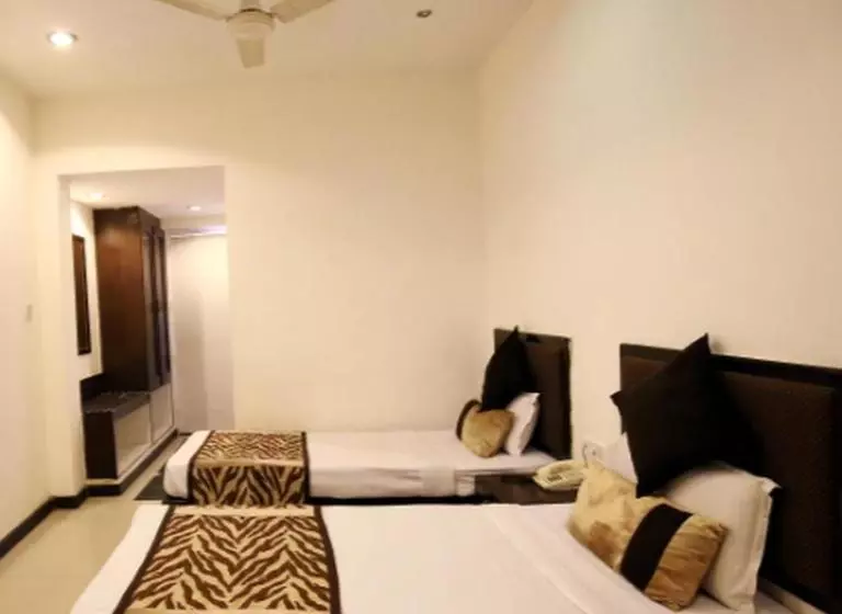 בית מלון כפרי Regency Square