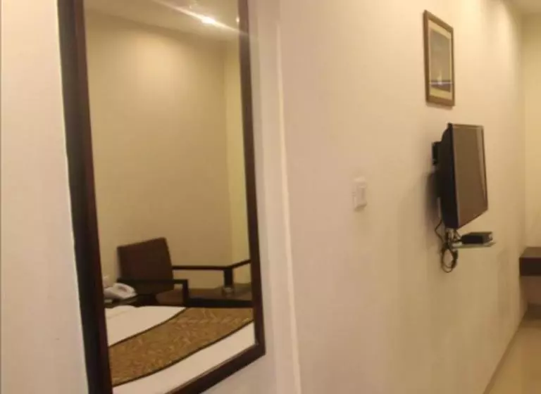 בית מלון כפרי Regency Square