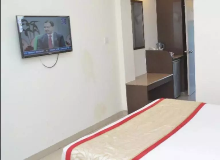 בית מלון כפרי Regency Square