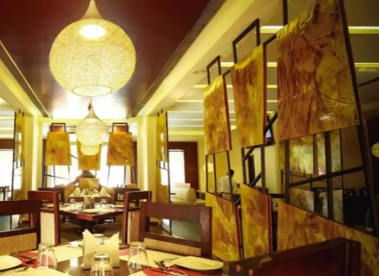 בית מלון כפרי Regency Square