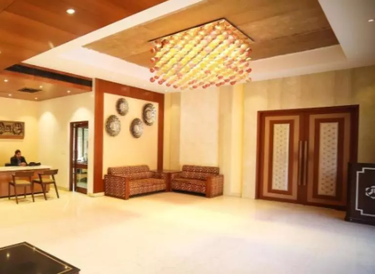 בית מלון כפרי Regency Square