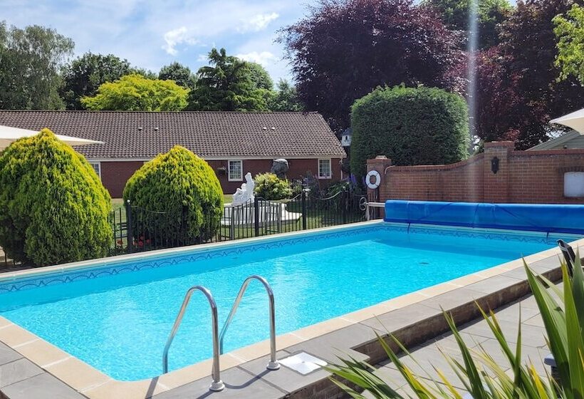 فندق ريفى Old Rectory Hotel, Crostwick