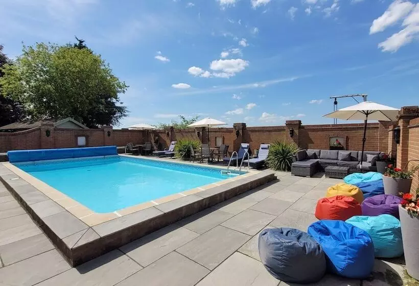 Сельский отель Old Rectory Hotel, Crostwick